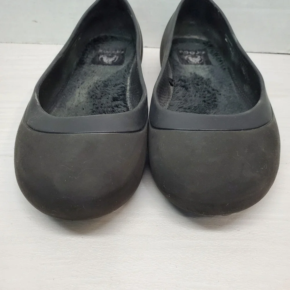 Crocs Women's Black Fleece Lined Ballet Flats Size 7 Slip On Shoes